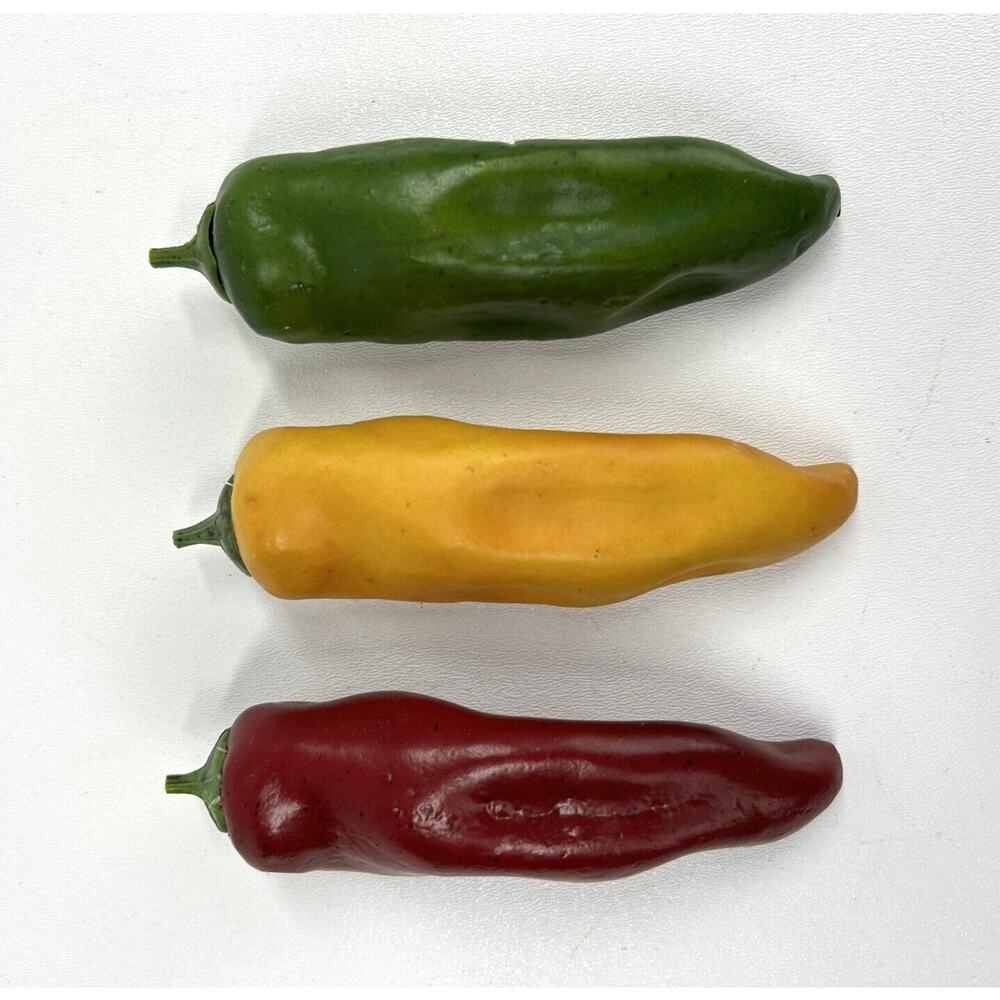 3 Piece Vintage Vegetable Set Green Red and Yellow Peppers 5.5" Long